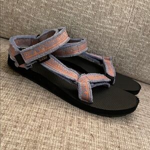 Teva Ladies’ Athletic Sandals w/ Blue & Orange Embroidered Velcro Straps, Size 7